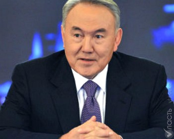 Назарбаев наградил лучшие казахстанские семьи